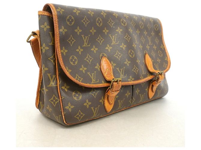 Bolsa de Ombro Louis Vuitton Monogram Gibeciere GM Marrom - vista 2