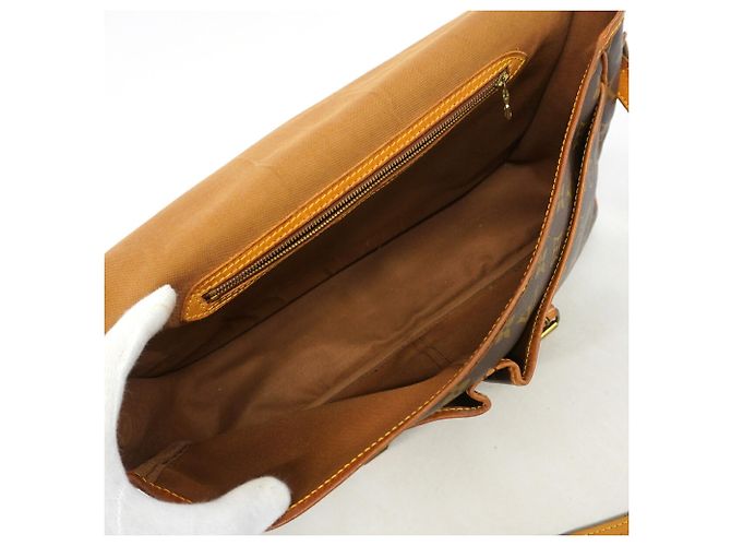 Bolsa de Ombro Louis Vuitton Monogram Gibeciere GM Marrom - vista 4