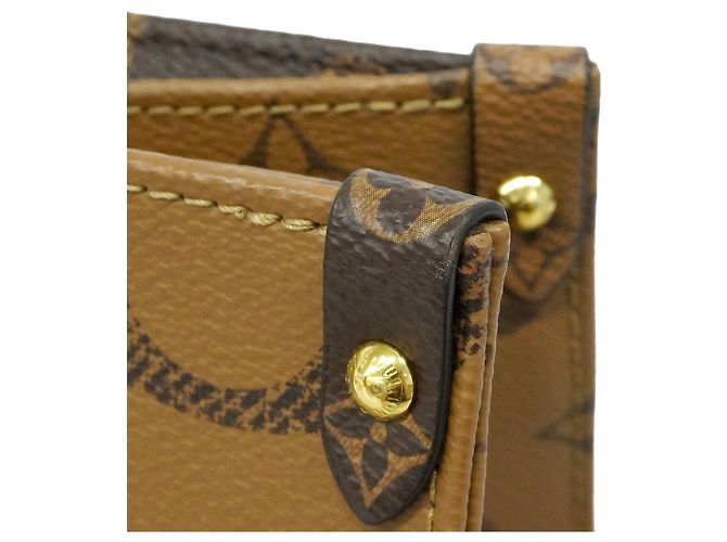 Borsa Tote Louis Vuitton Monogram Giant Reverse OnTheGo MM Marrone - vista 10