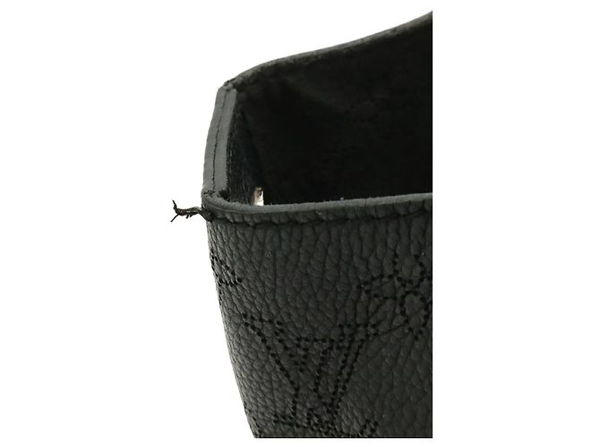 Bolsa Louis Vuitton Mahina Hina PM Preto - vista 4