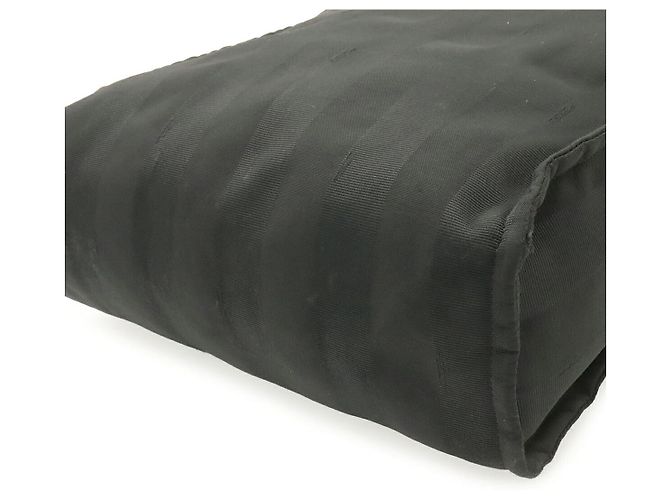 Saco Tote Fendi Logo Preto de Nylon - vista 3