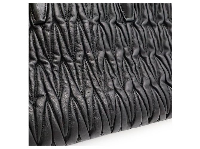 Borsa a sacchetto Miu Miu Matelassé Nero - vista 8