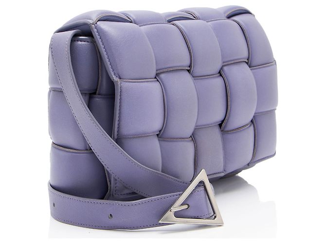Bolsa Tiracolo Cassette em Couro Acolchoado Bottega Veneta Roxo - vista 2