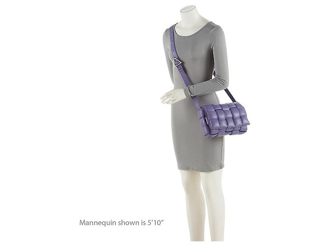 Bolsa Tiracolo Cassette em Couro Acolchoado Bottega Veneta Roxo - vista 5