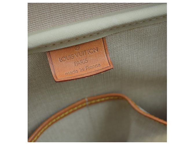Louis Vuitton Deauville Monogram Canvas Standard Castaño - vista 5
