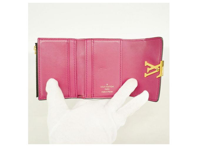 Capucines Cartera Tri-fold Louis Vuitton en Noir Negro - vista 3