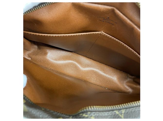 Borsa a Clutch Louis Vuitton Monogram Compiegne 28 Marrone - vista 4
