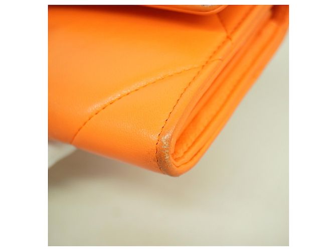 Cartera larga de Chanel en piel de cordero naranja - vista 5