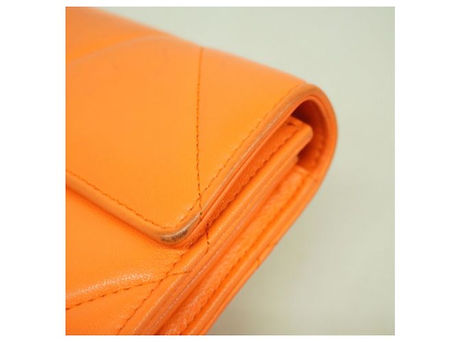 Cartera larga de Chanel en piel de cordero naranja - vista 7