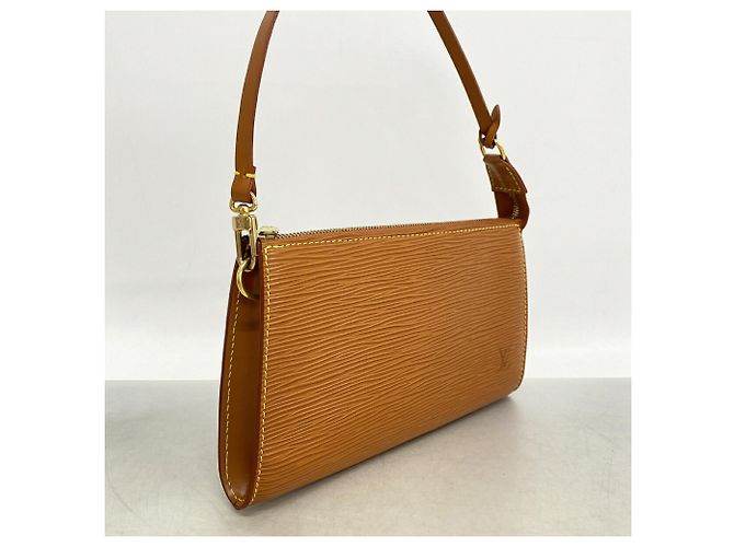 Louis Vuitton Epi Pochette Accessoires M52948 D'oro - vista 2