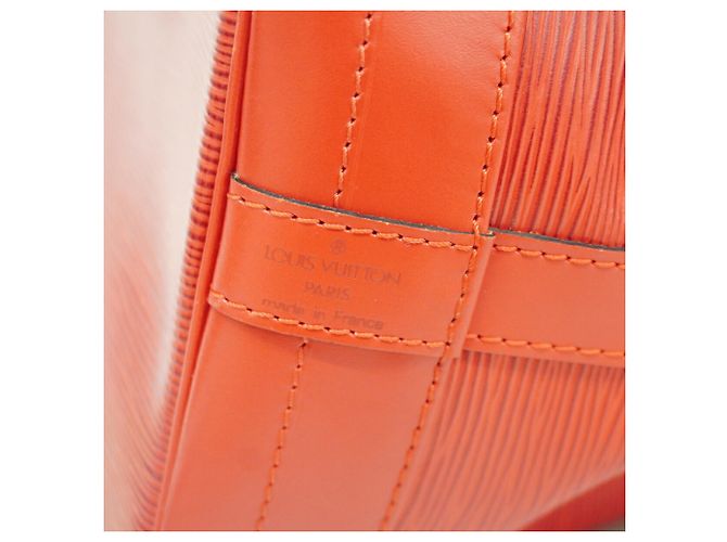 Borsa a tracolla Louis Vuitton Epi Noe Rosso - vista 5