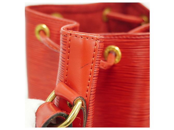 Borsa a tracolla Louis Vuitton Epi Noe Rosso - vista 7