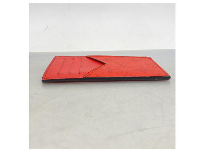 Porta carte e monete Louis Vuitton Taigarama in Rouge Rosso - vista 2