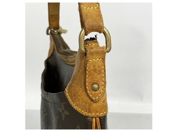 Bolso de hombro Louis Vuitton Monogram Odeon PM Castaño - vista 10