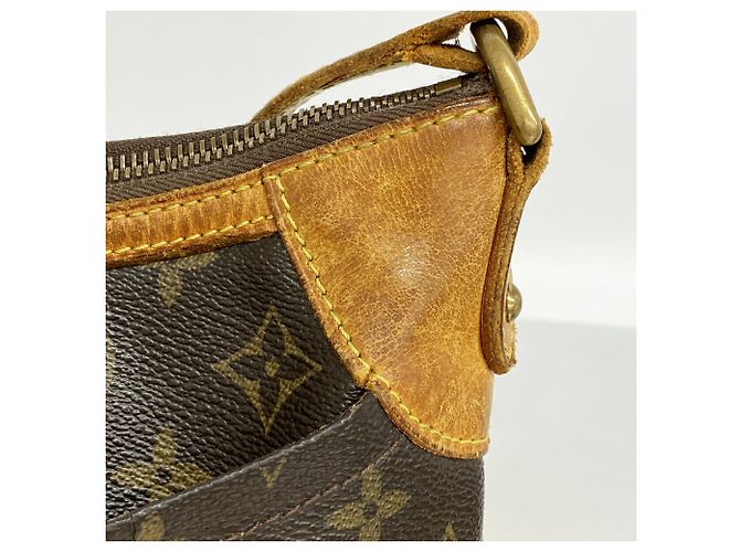 Bolso de hombro Louis Vuitton Monogram Odeon PM Castaño - vista 8