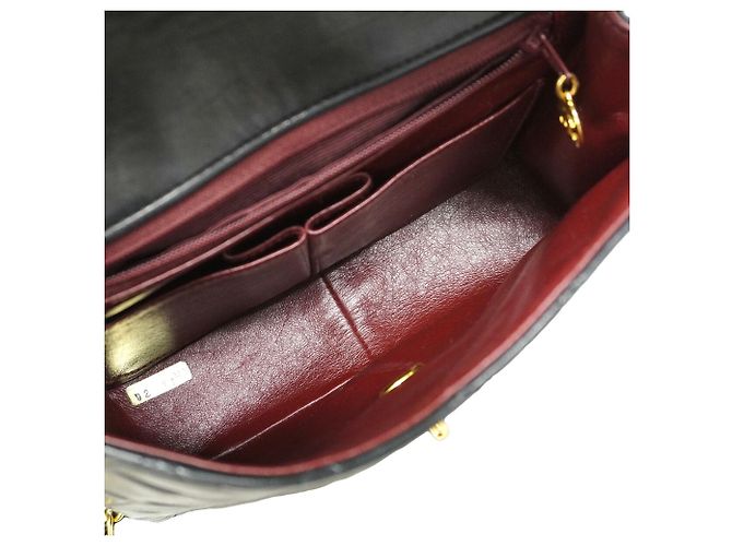 Borsa a tracolla con catena Chanel Matelassé Nero - vista 4