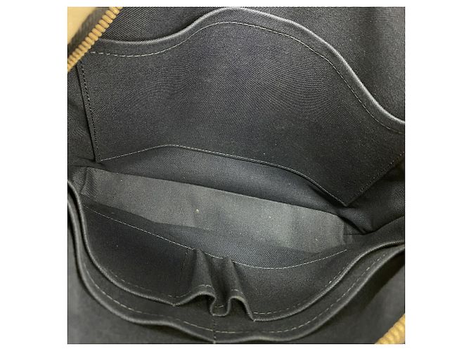 Borsa a tracolla Louis Vuitton Taiga Grigori PM Blu - vista 4