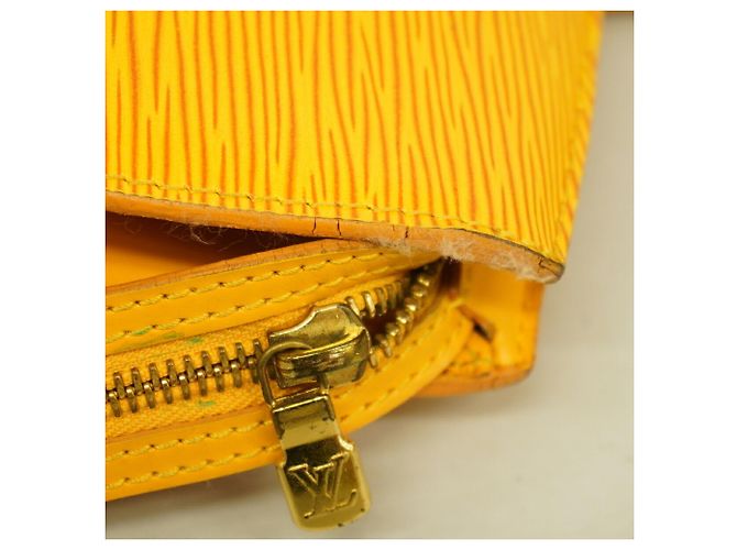 Borsa a tracolla Louis Vuitton Epi Saint Jacques Giallo - vista 8