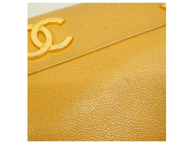 Borsa a tracolla Chanel Triple Coco in Beige - vista 12