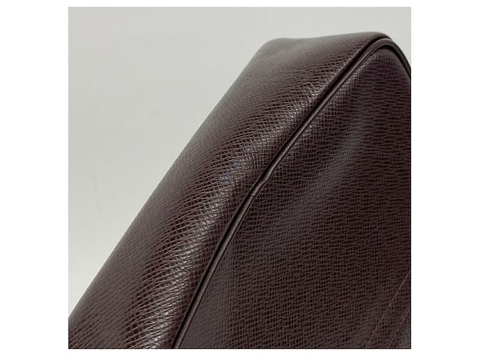 Borsa a pochette Louis Vuitton Taiga Kalga Marrone - vista 7