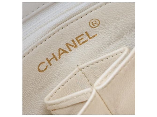 Chanel Vintage Square Classic Flap Quilted Lambskin Small Bianco - vista 6