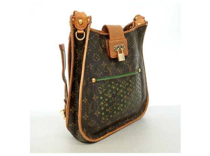 Borsa a tracolla Louis Vuitton Monogram Perfo Musette Verde chiaro - vista 2