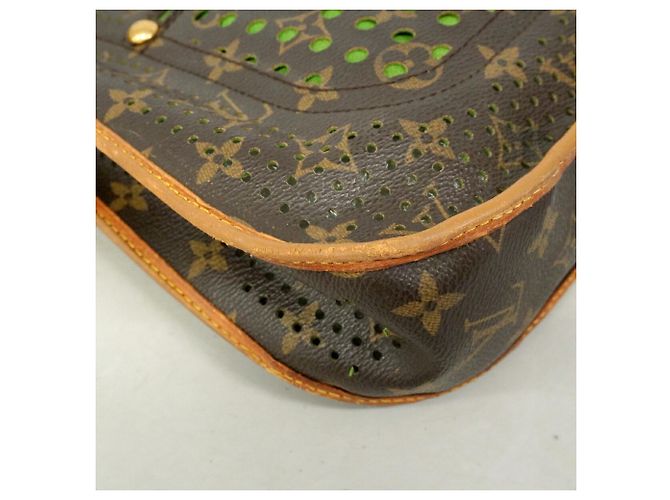 Borsa a tracolla Louis Vuitton Monogram Perfo Musette Verde chiaro - vista 9