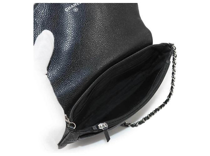 Portafoglio a catena mezza luna Chanel in pelle di vitello martellata nera Nero - vista 7