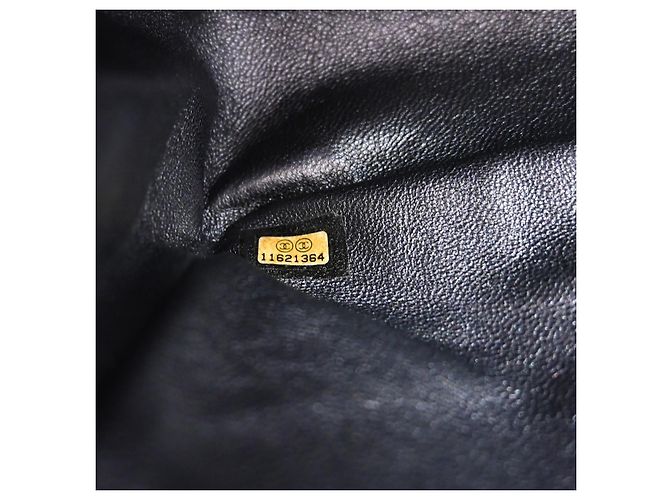 Chanel Reissue 2.55 Flap Quilted Aged Calfskin 226 Nero - vista 5