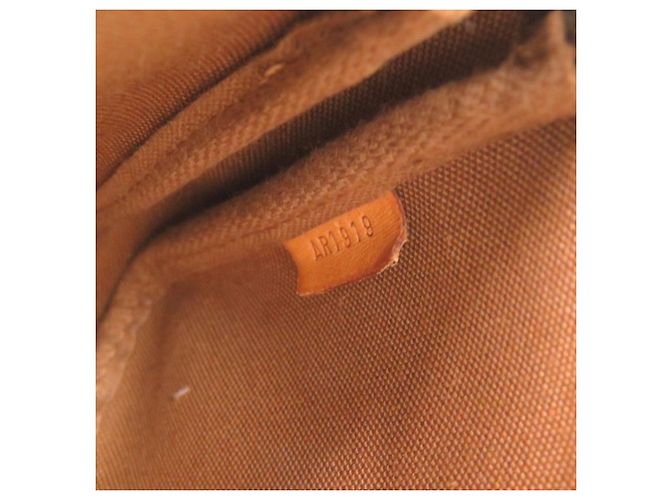 Borsa Louis Vuitton Pochette Accessoires Marrone Monogramma - vista 9