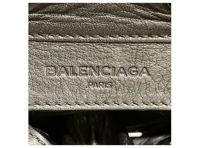 Balenciaga Paper Plate Handtasche aus schwarzem Leder - Ansicht 4
