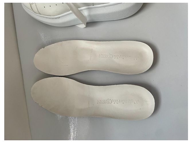 Alexander McQueen Sneakers Oversized Bianche Bianco Sabbia - vista 12