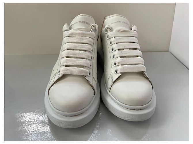Alexander McQueen Sneakers Oversized Bianche Bianco Sabbia - vista 3