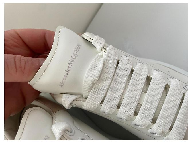 Alexander McQueen Sneakers Oversized Bianche Bianco Sabbia - vista 5