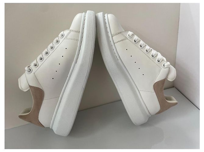 Alexander McQueen Sneakers Oversized Bianche Bianco Sabbia - vista 9