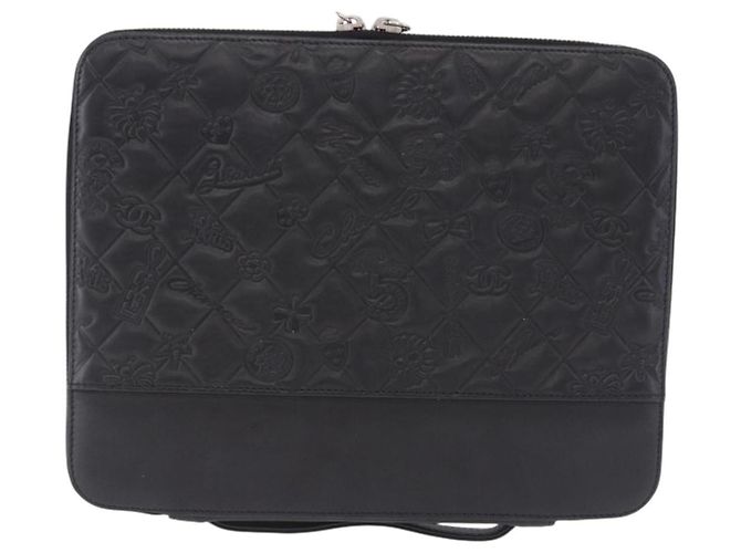Housse iPad Chanel Zip Around en agneau matelassé Noir - vue 2