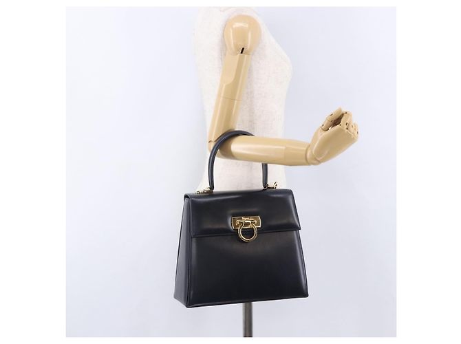 Borsa Salvatore Ferragamo Gancini in pelle Navy Gold Auth ka5976 D'oro Blu navy - vista 26