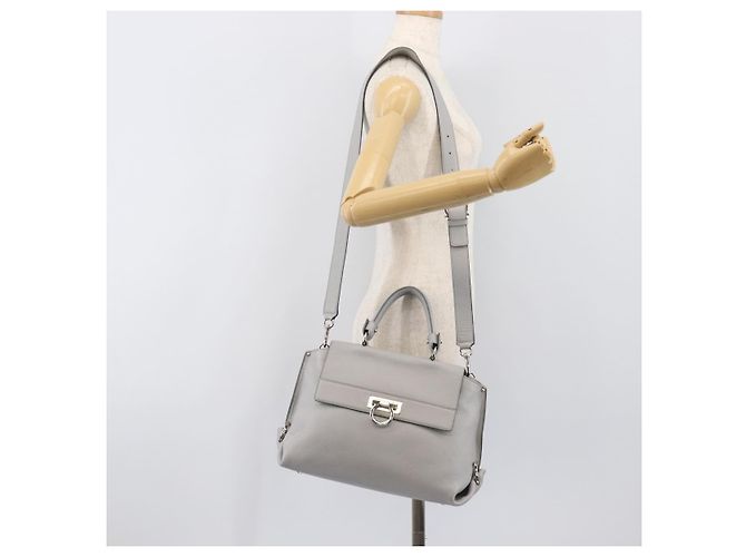 Borsa Salvatore Ferragamo Sofia Gancini in pelle 2way Grigio Argento Auth 199218V Marrone - vista 28