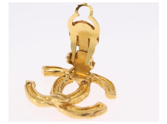 Orecchini CHANEL Metallo Tono Oro CC Auth 197919M - vista 6