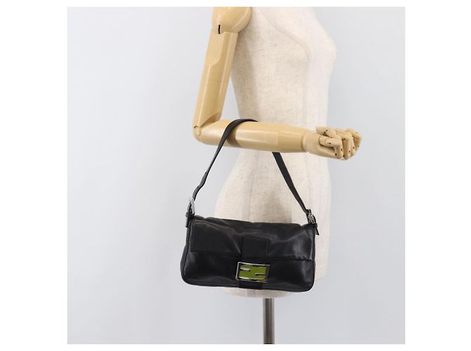Borsa a spalla FENDI Mamma Baguette in pelle nera argento Auth yk20771SAM Nero - vista 26