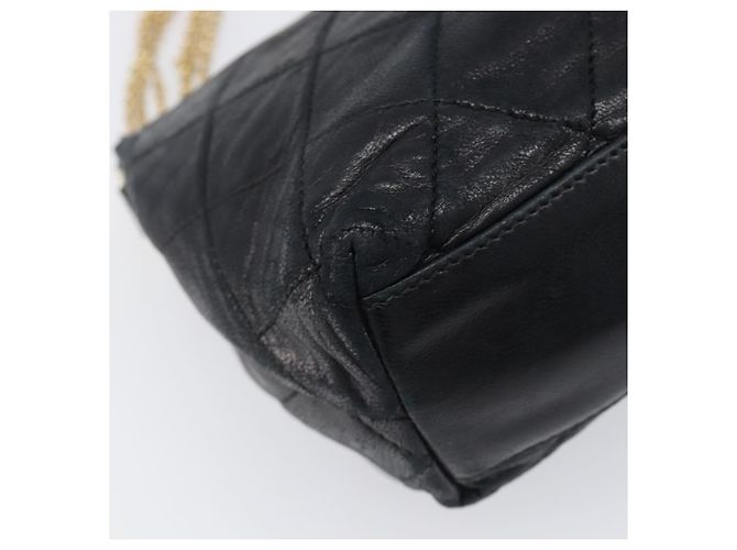 Borsa a tracolla CHANEL Matelasse con catena in pelle d'agnello nera e oro CC Auth bs36849A Nero D'oro - vista 17