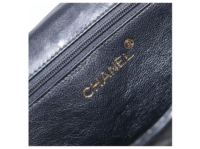 Borsa a tracolla CHANEL Matelasse con catena in pelle d'agnello nera e oro CC Auth bs36849A Nero D'oro - vista 19