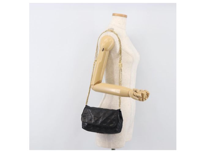 Borsa a tracolla CHANEL Matelasse con catena in pelle d'agnello nera e oro CC Auth bs36849A Nero D'oro - vista 23