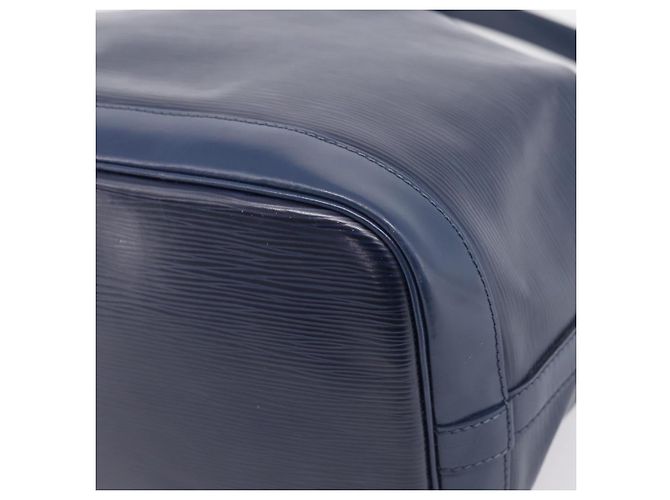 Borsa a tracolla LOUIS VUITTON Epi Petit Noe Indigo M40675 LV Auth 201946A Blu - vista 15