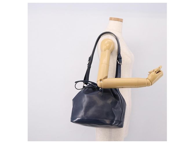 Borsa a tracolla LOUIS VUITTON Epi Petit Noe Indigo M40675 LV Auth 201946A Blu - vista 21