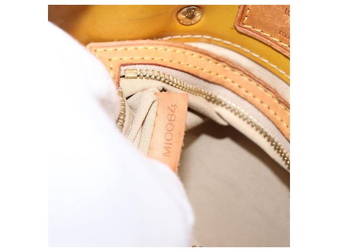Borsa a mano LOUIS VUITTON Monogram Vernis Reade PM Beige M91144 LV Auth bs37012 - vista 12