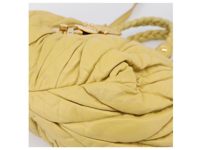 Borsa Miu Miu Matelassé in pelle 2way Gialla Tono Oro Auth 167575V Giallo - vista 16