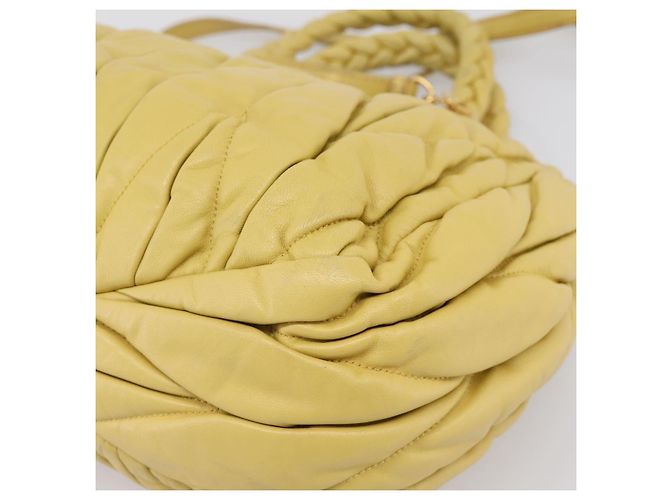 Borsa Miu Miu Matelassé in pelle 2way Gialla Tono Oro Auth 167575V Giallo - vista 18