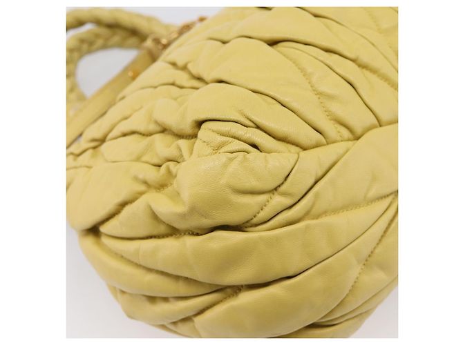 Borsa Miu Miu Matelassé in pelle 2way Gialla Tono Oro Auth 167575V Giallo - vista 19