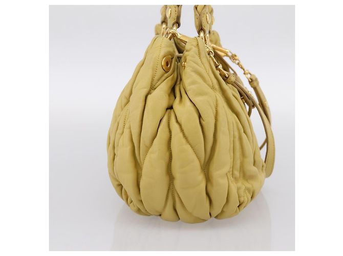 Borsa Miu Miu Matelassé in pelle 2way Gialla Tono Oro Auth 167575V Giallo - vista 3